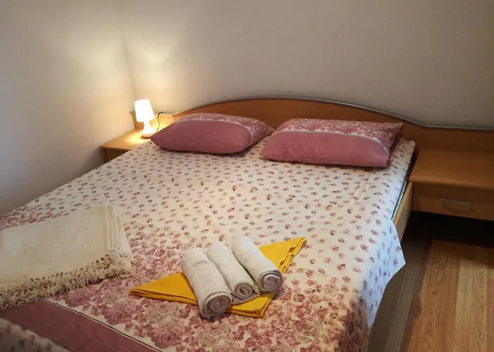 With Swimming Pool Kanica, - 11249 *